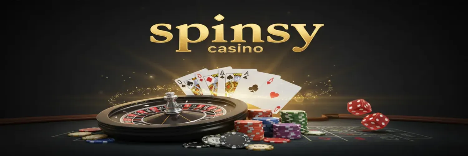 Casinochips und Karten.